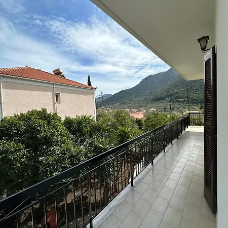 Tasos Apartment Leonidio Exterior photo