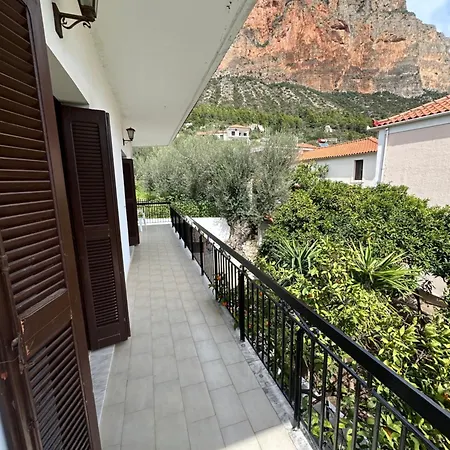 Tasos Apartment Leonidio Exterior photo