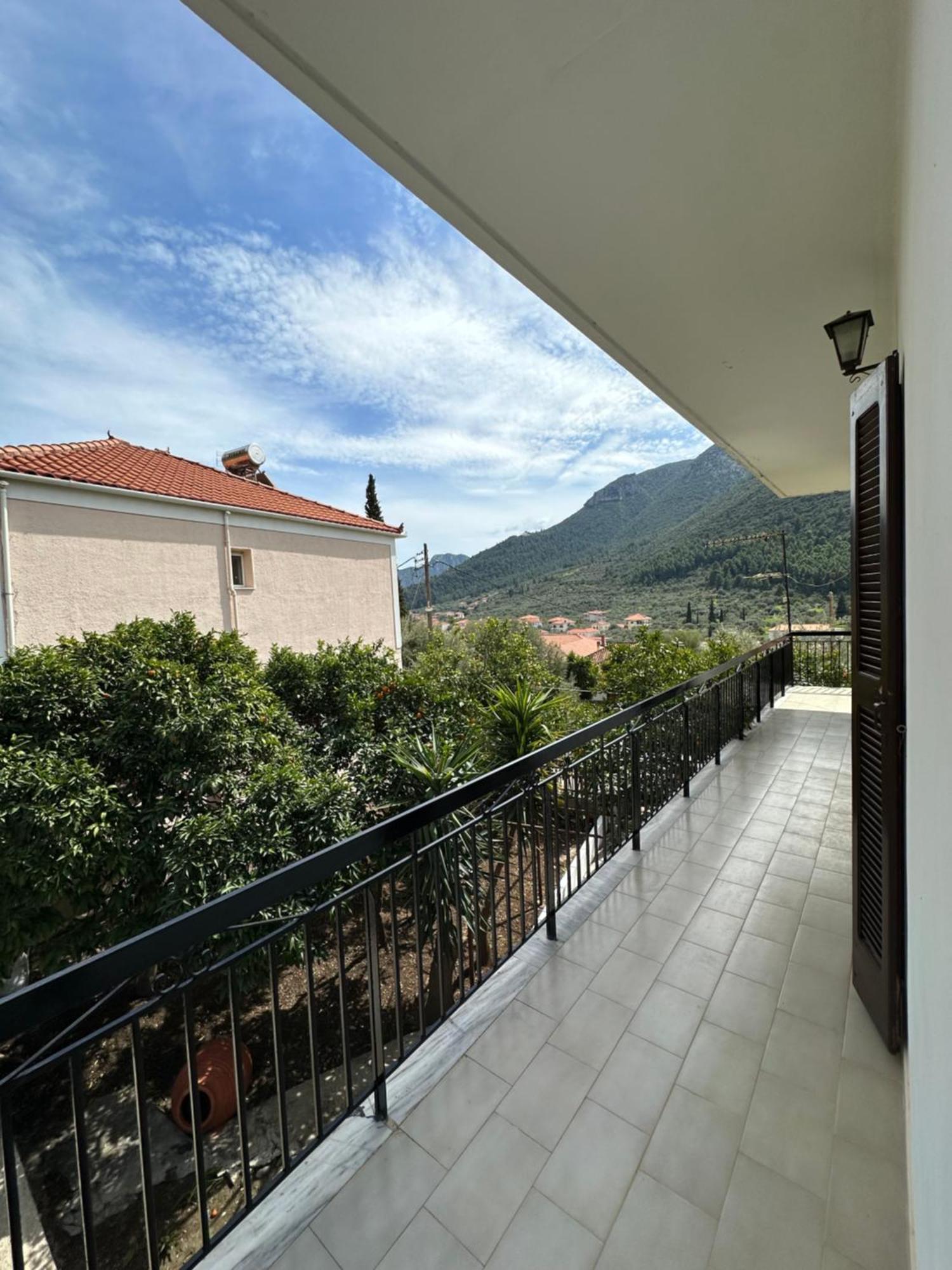 Tasos Apartment Leonidio